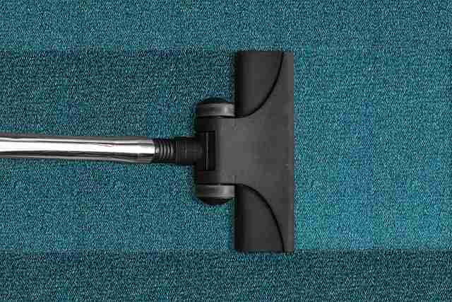 vacuum cleaner 268179 640 12 11zon